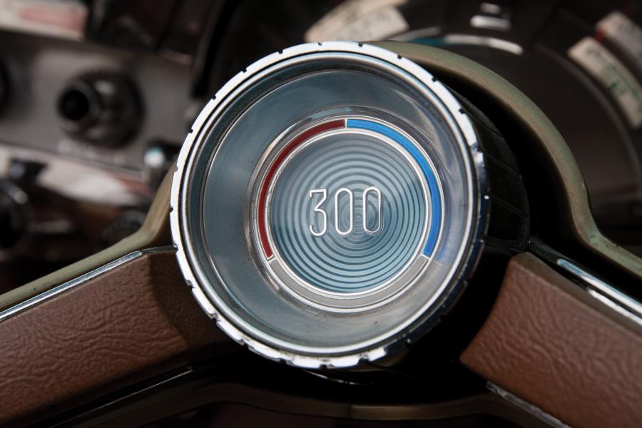  Chrysler 300H Convertible 1962 года  (фото 8 из 25)